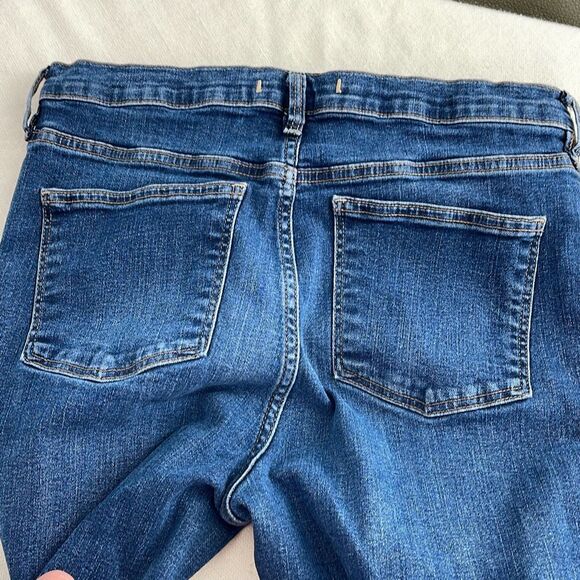 Free People size 31R or size 8 high rise jeans - Picture 6 of 9